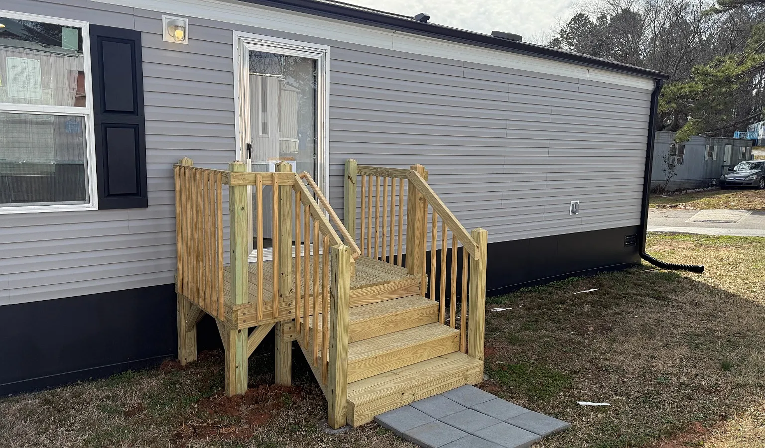 3 bed, 902 sqft, $750 — Photo 1