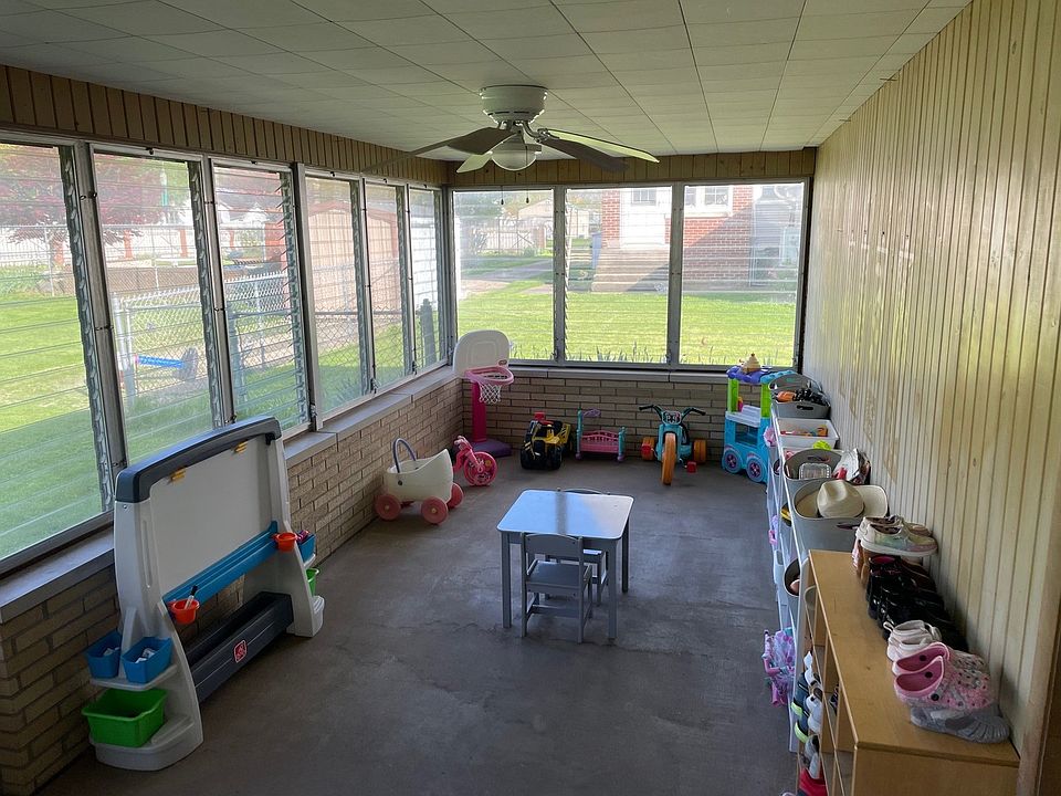 215 NW Madison St, Hopedale, IL 61747 Zillow