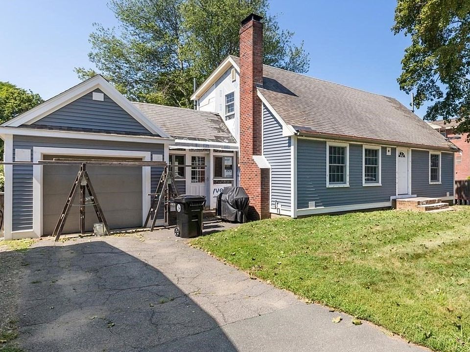1st image of 34 Heather St