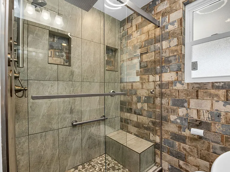 1473 N 200 W — Photo 11