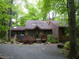 114 Winding Hill Rd, Pocono Pines, PA 18350