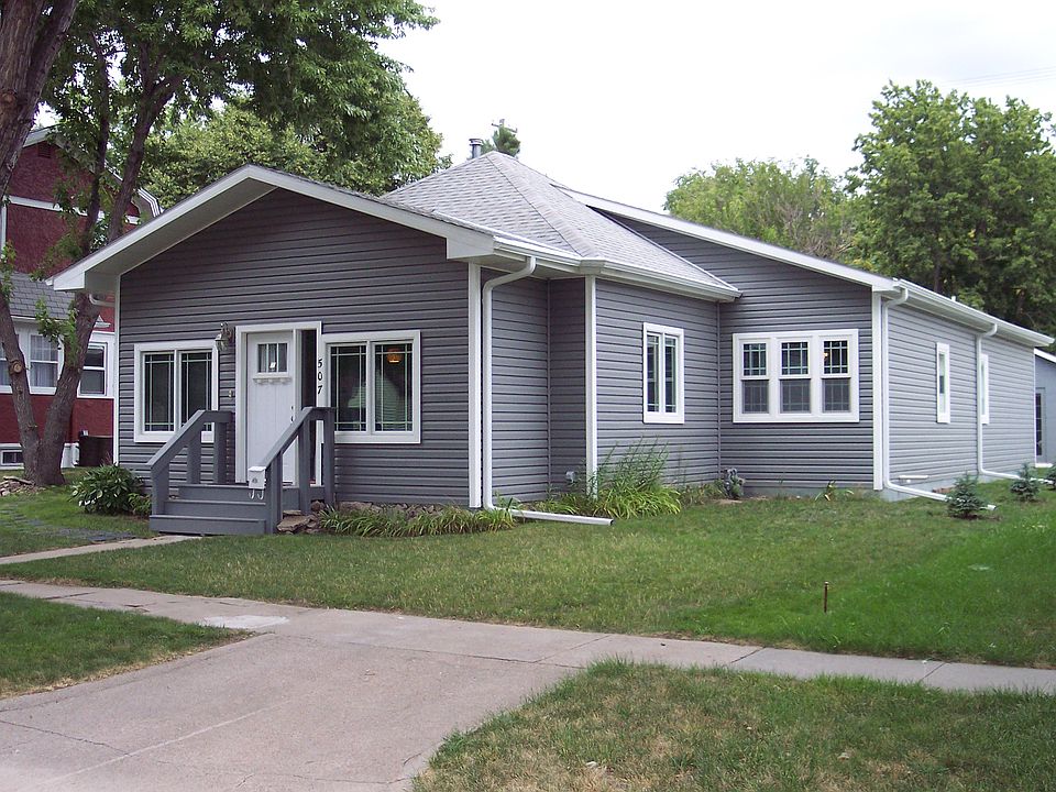2nd image of 367 Kapaloala Pl