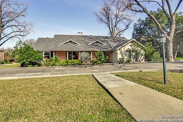 1st image of 701 Ivy Ln