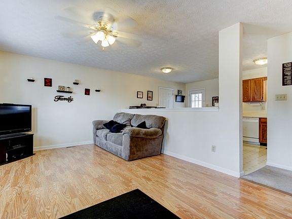 4th image of 6620 Bay Circle Dr