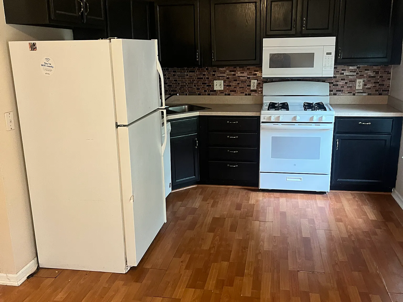 3 bed, 1.5 bath, 1254 sqft, $2,000 — Photo 3