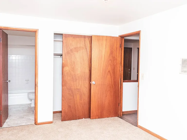 1040 Bryden Rd #II — Photo 7