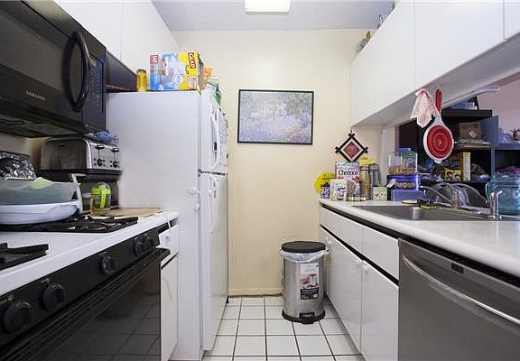 4th image of 62-54 97th Pl APT 8K