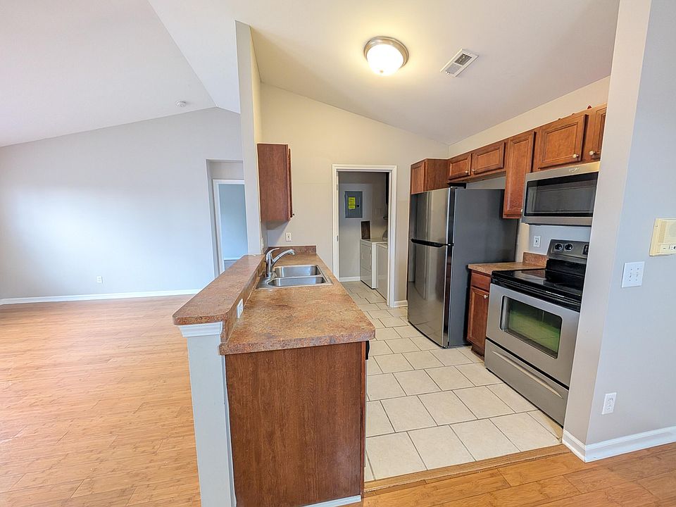 43120 Pendleton Cir, photo 9