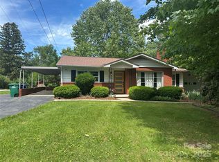 76 W Oakview Rd, Asheville, NC 28806