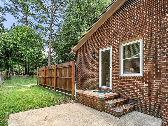 4th image of 1522 Marett Boulevard Ext