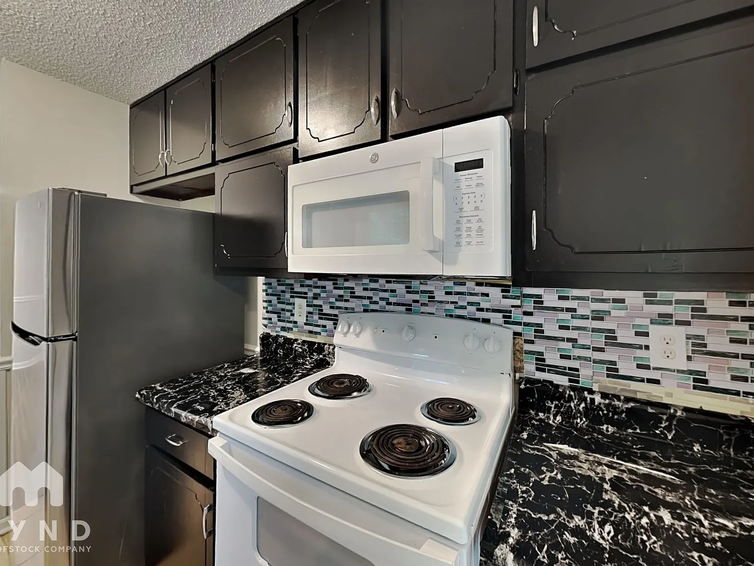 4 bed, 3.0 bath, 1442 sqft, $1,950 — Photo 4