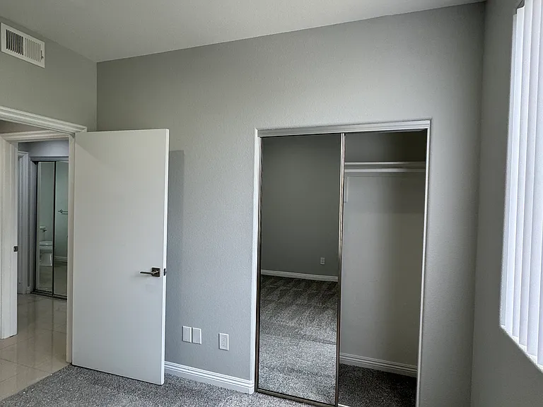 12222 Moorpark St #206 — Photo 27