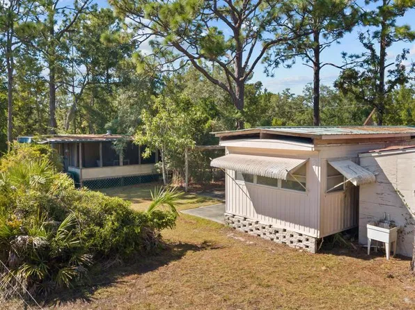 206 NE Fifth Ave, Steinhatchee, FL 32359