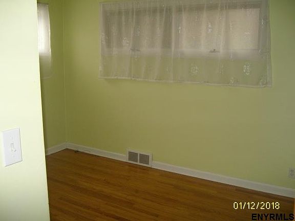 5th image of 9 Marville Dr