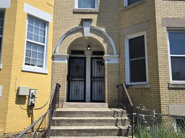 304 V St NE APT 2, Washington, DC 20002