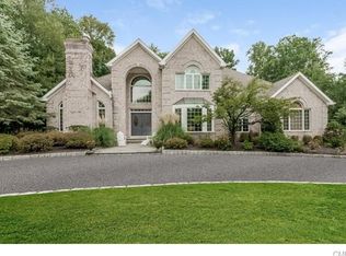 216 Hawks Hill Rd, New Canaan, CT 06840