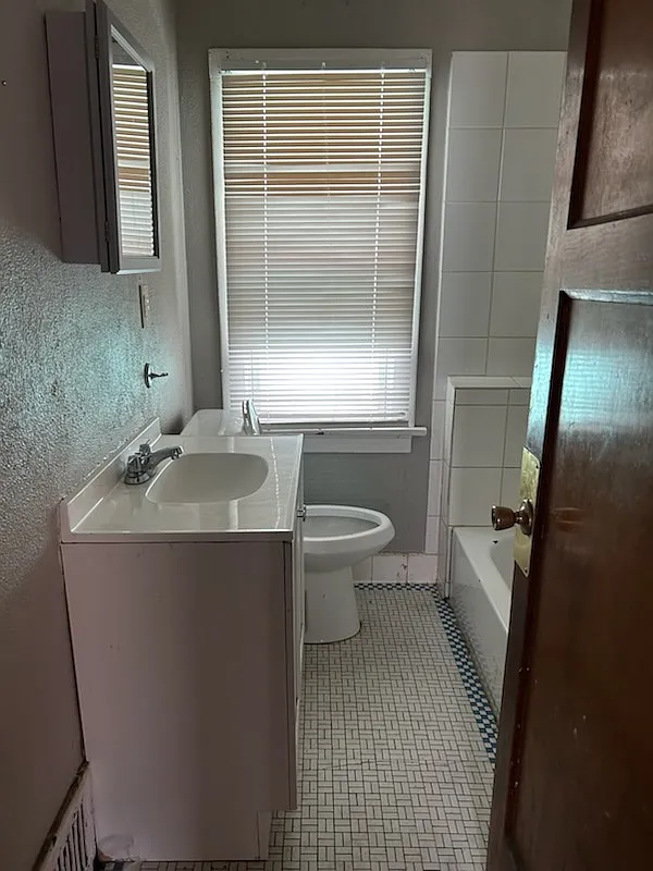 3 bed, 1300 sqft, $1,050 — Photo 3