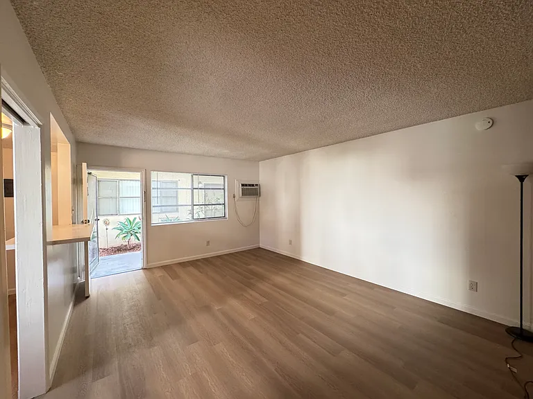 5708 Temple City Blvd — Photo 15