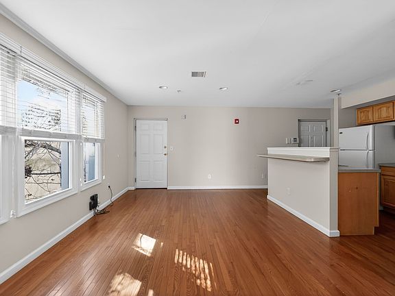 4th image of 1521 N 15th St APT 5