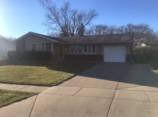 618 Charing Cross Rd, Elk Grove Village, IL 60007