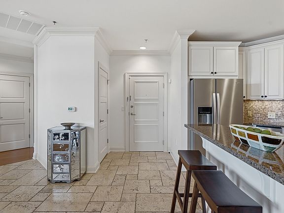 5th image of 110 31st Ave N APT 303
