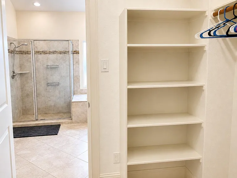 515 Newington Ln — Photo 20