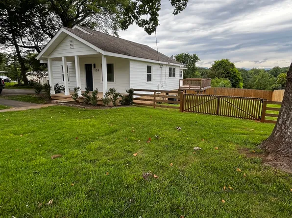 109 Ligon St, Pickens, SC 29671