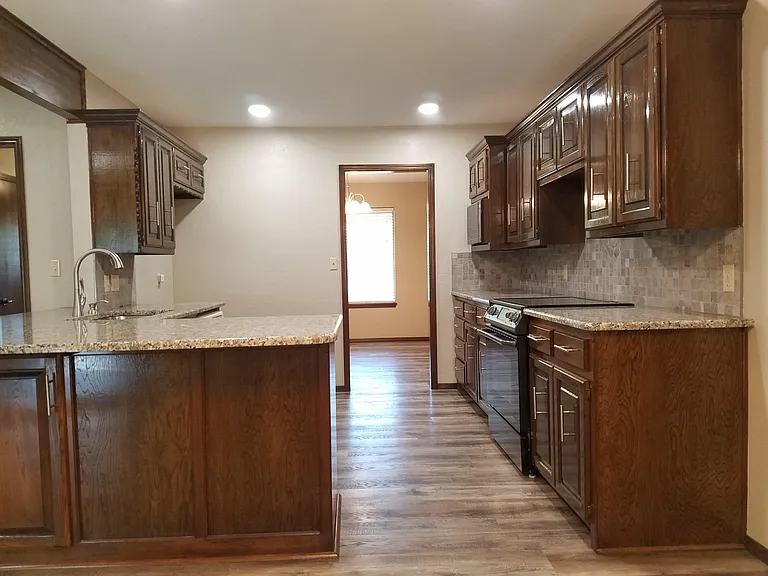 1414 Quail Creek Dr — Photo 16