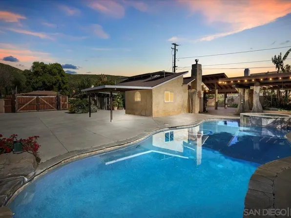 9208 Los Coches Rd, Lakeside, CA 92040