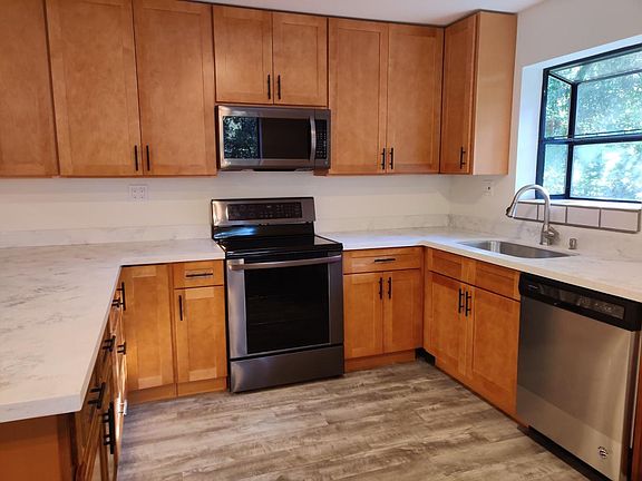 2nd image of 128 Ramona Dr #B