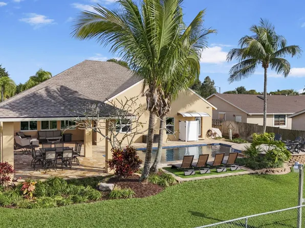 196 Bilbao Street, Royal Palm Beach, FL 33411