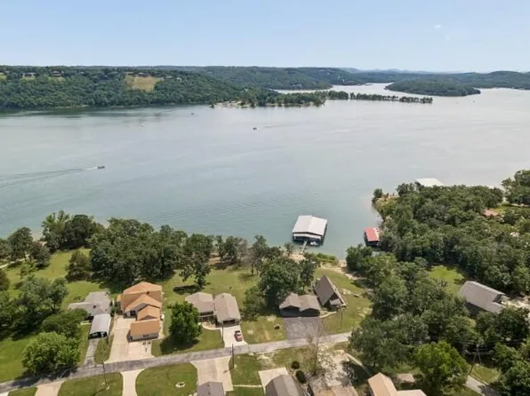 1304 Breezy Point Lane, Kimberling City, MO 65686