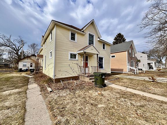 2nd image of 1515 Hoyt St #4
