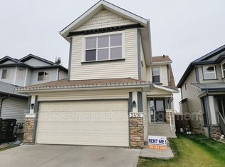 2416 32nd St NW, Edmonton, AB T6T0C9