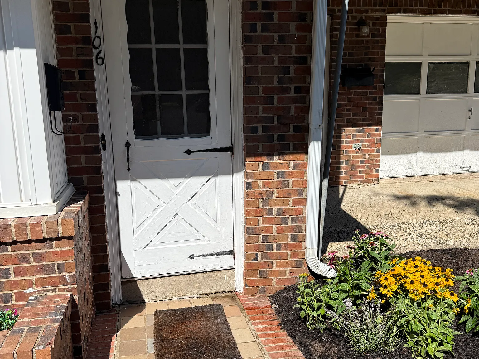 106 Morgan Avenue — Photo 3