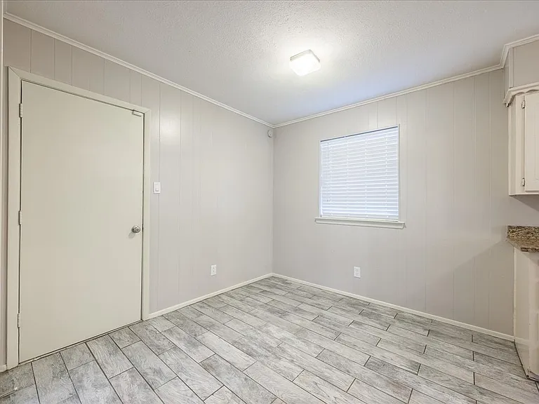 1313 E Sherman Dr — Photo 12