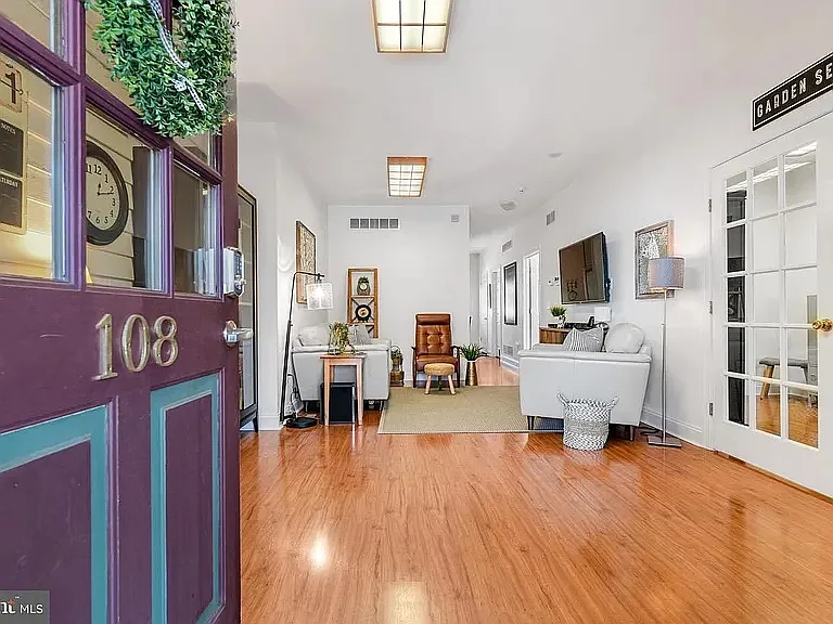 108 George St — Photo 3
