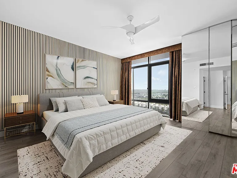 4267 Marina City Dr #Penthouse 4 — Photo 38