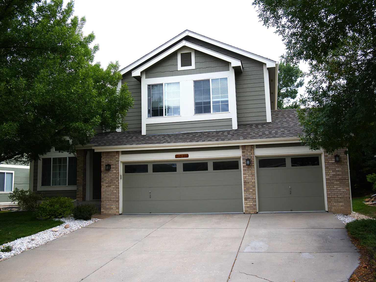 5 bed, 2.5 bath, 2242 sqft, $2,975 — Photo 1