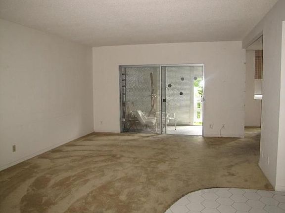 4th image of 4330 Hillcrest Dr APT 215