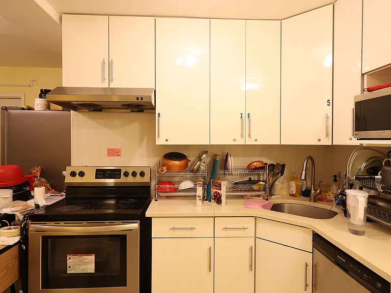 546 Summit Ave #107 — Photo 5