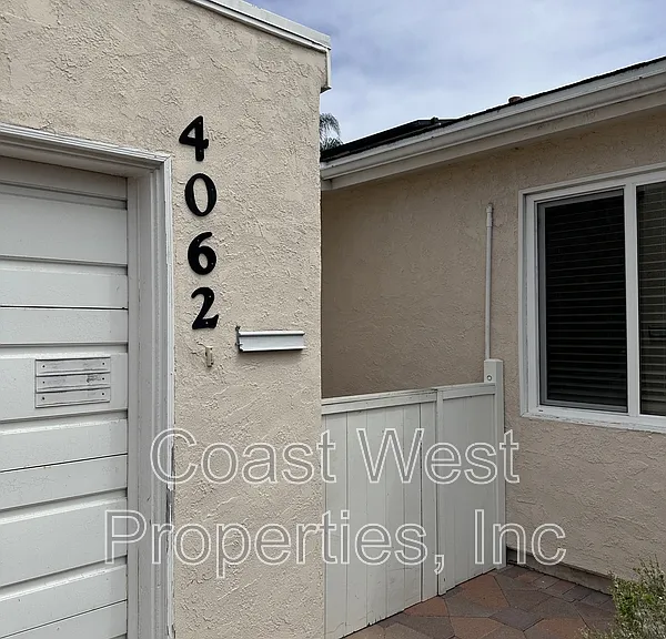 4062 Conrad Ave — Photo 2