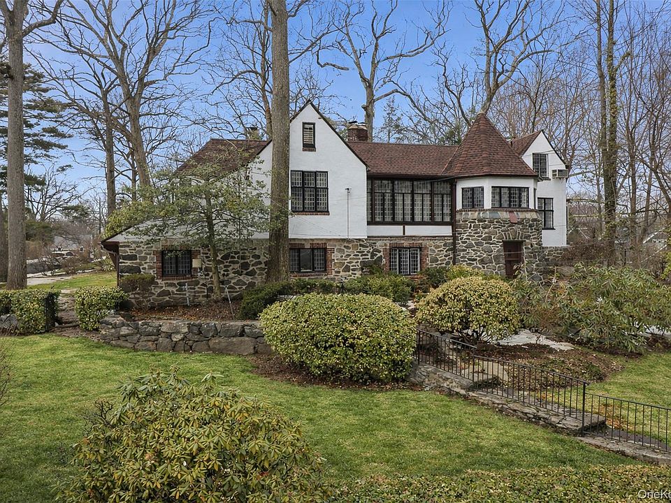 1st image of 2 Springdale Road