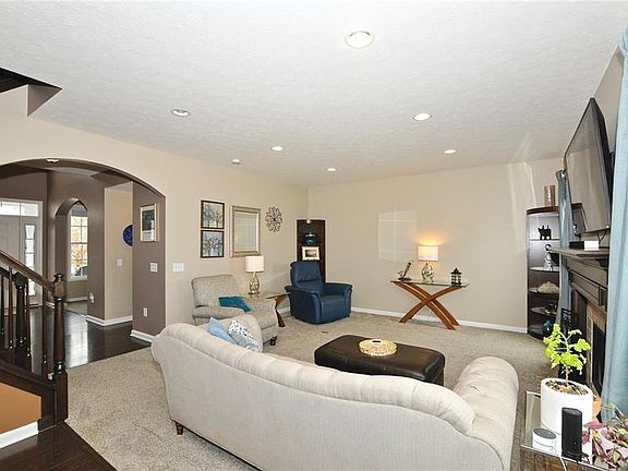3rd image of 10792 Heatherfield Dr