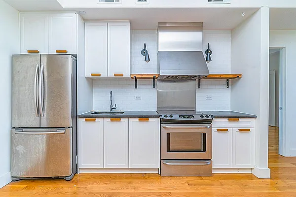 Rented by MySpaceNYC | media 20