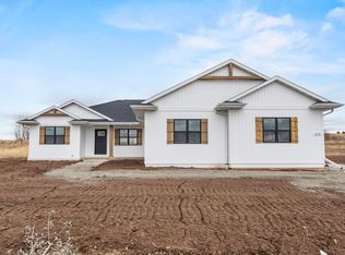 W173 Meadow Ridge Trl, Kaukauna, WI 54130