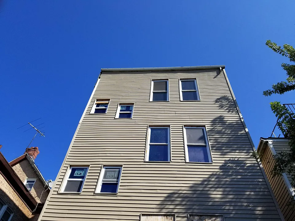 1174 Clinton Ave #3