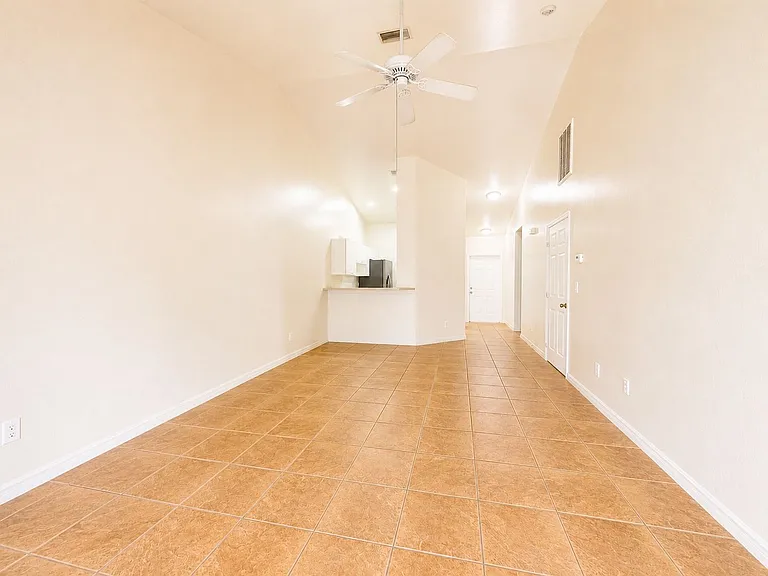 509 NE 24th Pl #A — Photo 5