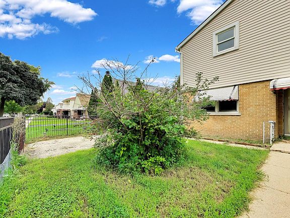 4th image of 1513 N 32nd Ave