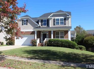 104 Leafy Holly Dr, Holly Springs, NC 27540